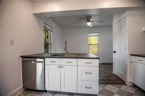 662 Stambaugh Ave, Hermitage PA  16146-4131 exterior