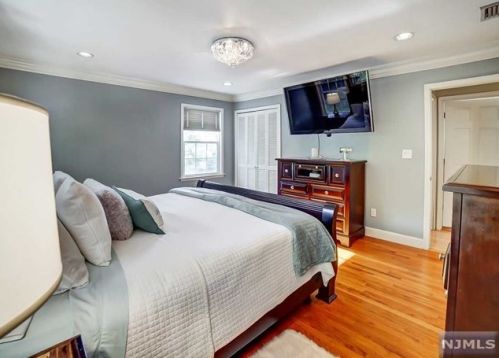 550 Franklin Ave, Franklin Lakes NJ  07417-2512 exterior