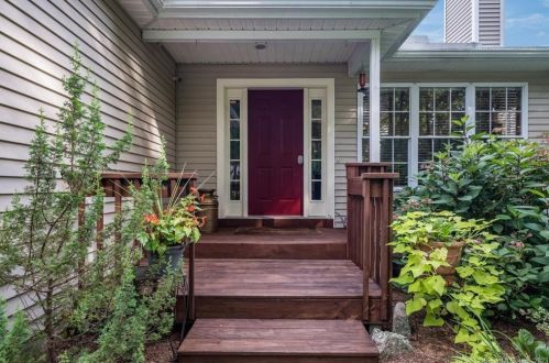 6 Rachel Ln, Norwich, CT 06384-2212
