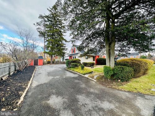 201 Sharpless Dr, Wilmington DE  19803-2507 exterior