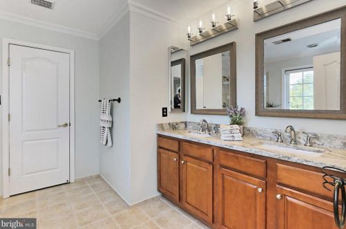 14286 Chalfont Dr, Haymarket VA  20169-2632 exterior