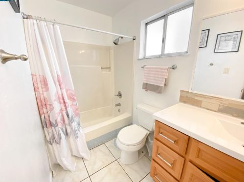 2329 Clinton Ave, Richmond CA 94804-1415 exterior