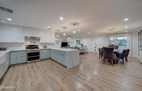 7814 11th Ave, Phoenix AZ  85021-7113 exterior