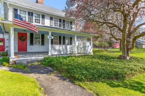 420 Tashua Rd, Bridgeport, CT 06611-1068