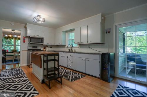 540 Devon Rd, Camp Hill PA  17011-2122 exterior