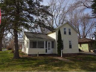 901 3rd St, Hastings, MN 55033-1315
