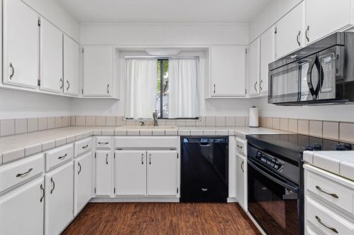 1749 Cape Cod Cir, Lodi CA  95242-4204 exterior