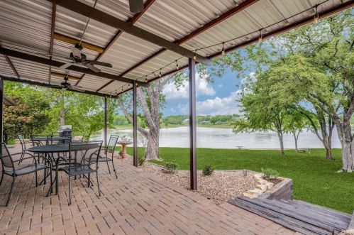 465 Peninsula Dr, Oak Point TX  75068-4324 exterior
