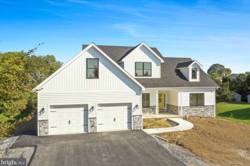 1893 Farmall Dr, Upton, PA 17225-8433