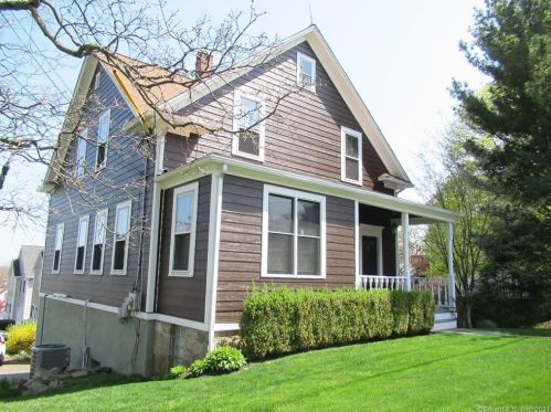 16 Lansing Ave, Bridgeport, CT 06611-4804
