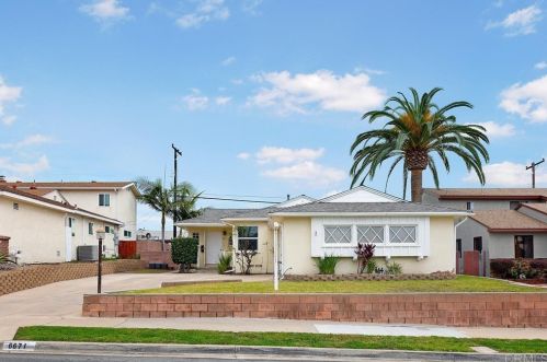 6671 Carthage St, San Diego, CA 92120-2821