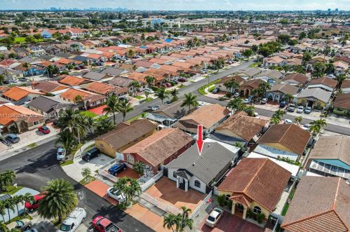 3118 71st Pl, Hialeah, FL 33018-5274