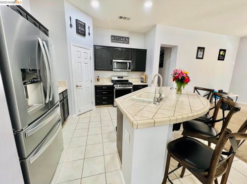 1416 Dylan Creek Dr, Grayson CA  95363-8765 exterior