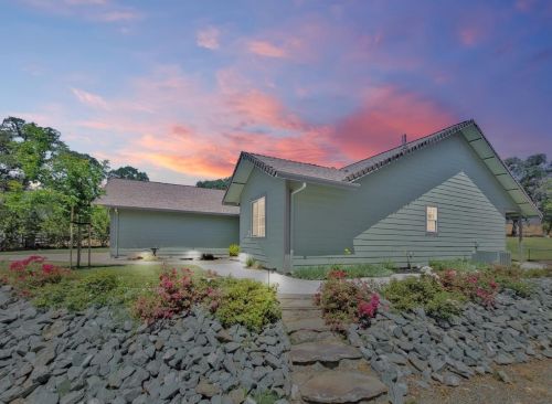 7594 Highway 26, Valley Springs, CA 95252-9018