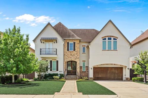 4623 Pine St, Bellaire, TX 77401-5505