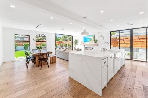 117 Harvard Ln, Seal Beach CA  90740-2508 exterior