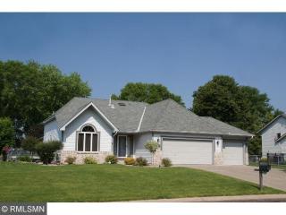 1029 Sterling St, Saint Paul, MN 55119-5972