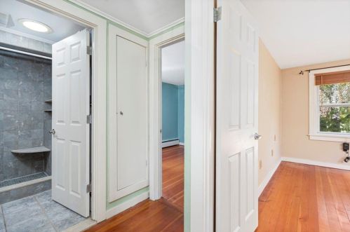 10 Wayne St, South Kingstown RI  02882-3814 exterior