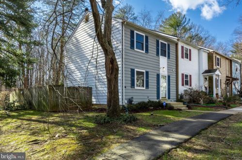 9401 Fairleigh Ct, Springfield VA  22015-1505 exterior