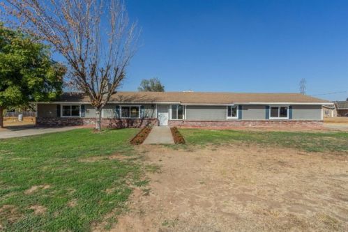 18533 Norwalk Dr, Madera, CA 93638-9682