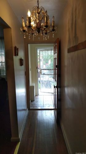 729 232nd St, Bronx NY  10466-4107 exterior