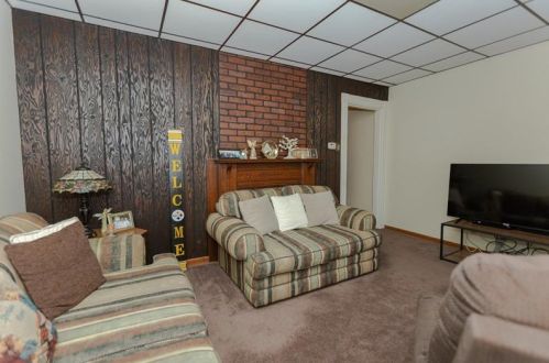 1231 Adon St, Pittsburgh, PA 15204-2248