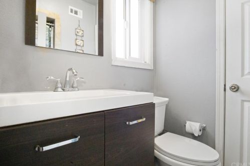 982 Verde Ave, Rialto CA  92376-4145 exterior