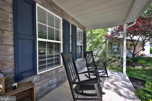 188 Ivy Ln, Zieglerville, PA 19492-9722