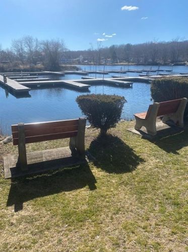 28 Azalea Rd, South Kingstown RI  02882-2531 exterior