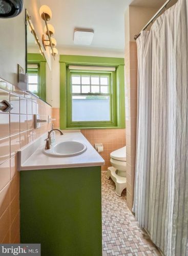 718 Columbia Ave, Lansdale PA 19446-3311 exterior