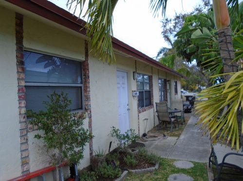 610 Winters St, West Palm Beach, FL 33405-4570