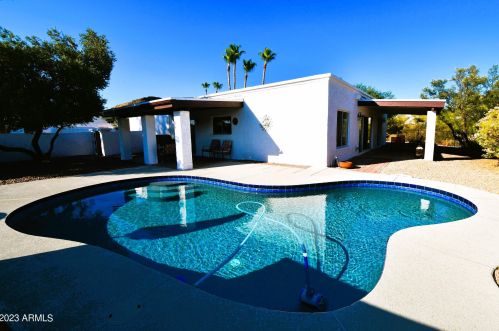 1221 Canterbury Dr, Phoenix AZ  85022-4412 exterior