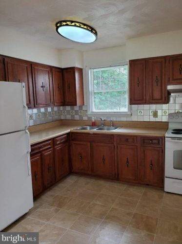 104 Iris Way, Charles Town WV  25414-9437 exterior