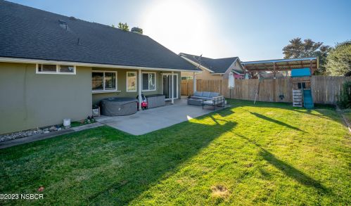 359 Wilson Dr, Santa Maria CA  93455-4764 exterior