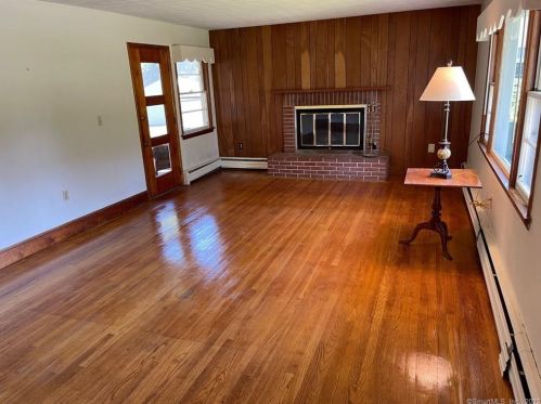 276 Benham Rd, Groton, CT 06340-5008