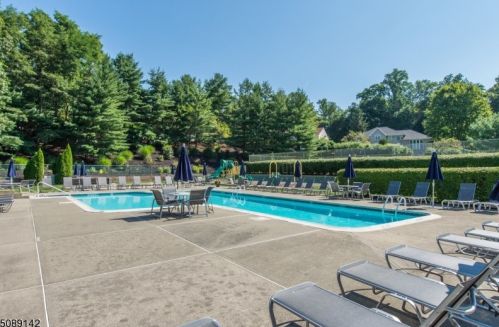 23 Edgefield Dr, Greystone Park NJ  07950-1967 exterior