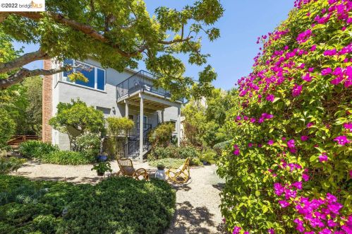 2463 Burlington St, Oakland CA 94602-2515 exterior