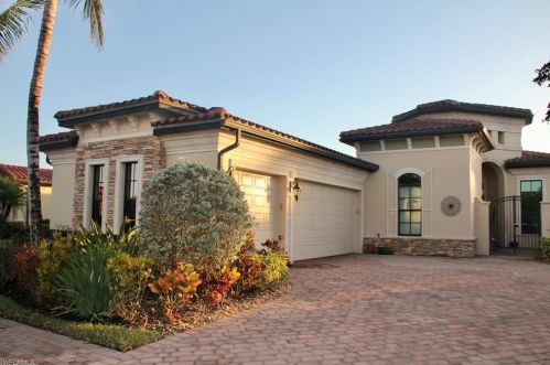 9321 Vercelli Ct, Naples, FL 34113-7749