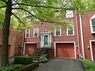 76 Mystic Hbr, Bradfordwoods, PA 15015-1313