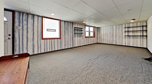 210 Lucille St, Glenshaw PA  15116-2033 exterior