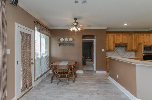 2112 Huron Cir, Denton TX  76210-2951 exterior