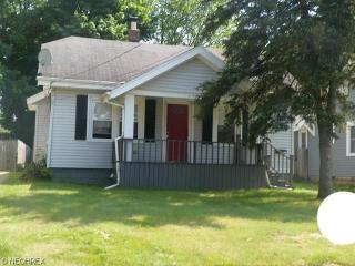 452 Eastwood St, Geneva On The Lake, OH 44041-1636