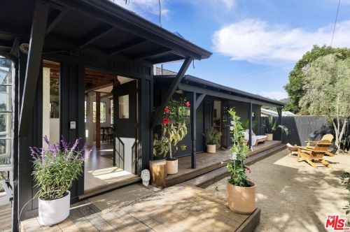 19751 Grand View Dr, Topanga CA  90290-3313 exterior