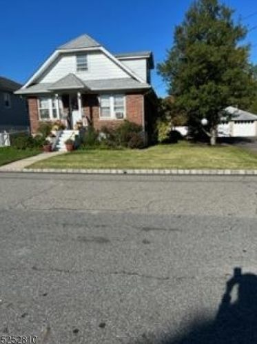 34 Veranda Ave, West Paterson, NJ 07424-1074