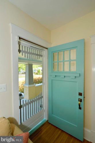 21 Loudoun St, Lovettsville VA  20180-8513 exterior