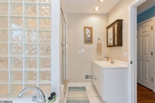 1068 Elm Ter, Rahway NJ  07065-1838 exterior