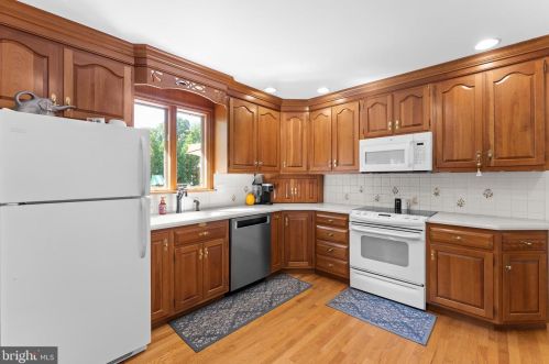 306 Hampton Rd, Wilmington DE  19803-2420 exterior