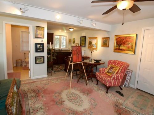 310 Main St, Wallingford CT  06492-2232 exterior