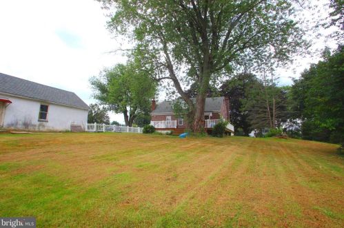 373 Concord Rd, Glen Mills PA  19342-1403 exterior