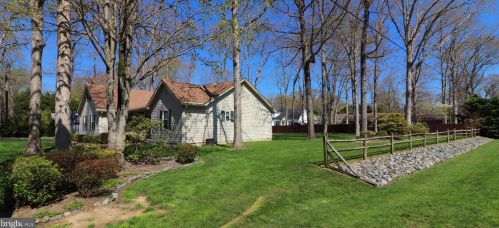 2 Roberts Rd, Lewes DE  19958-9795 exterior